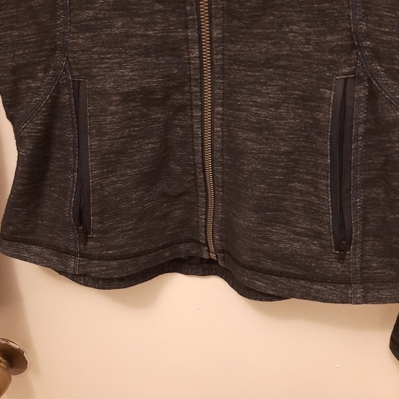 Lululemon athetic women's difine jacket sweater.sz::6.great used condition... - Picture 3 of 10